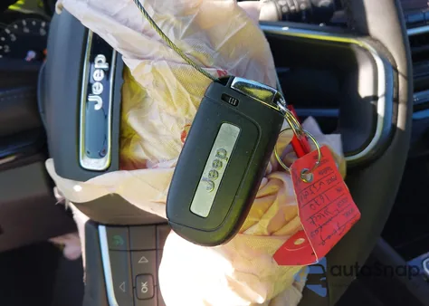 2025 Jeep Compass Latitude 4X4 from USA, damaged, VIN 3C4NJDBN3ST571670